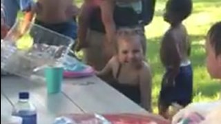When No One Shows Up To 4-Year-Old's Birthday Strangers Create Unforgettable Celebration