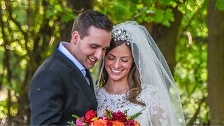 The perfect wedding photos cost Americans this much