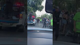 Policial dando tiros para provocar torcedores vascaínos