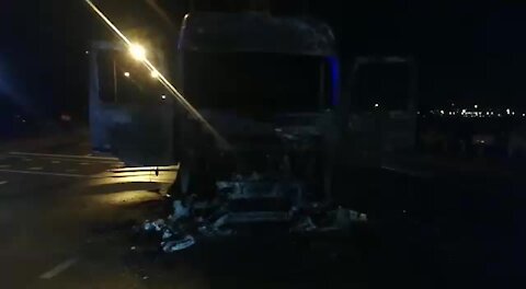 WATCH: Another truck set alight during shutdown in Western Cape (Shr)