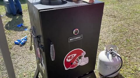 Chiefs tailgate setups