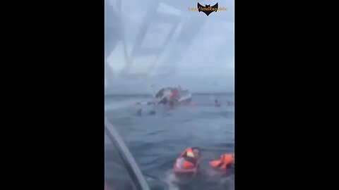 ⚡️All 34 passengers rescued in open ocean, as tourist