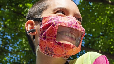 How Window Masks Can Help The Deaf, Hard Of Hearing Amid The Pandemic