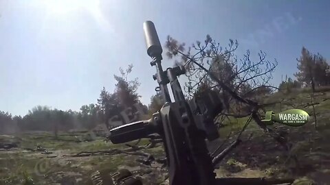 FPV: Russian paratroopers go on the attack