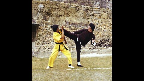 Cross kick Studio Films Bruce Lee Enter the Dragon