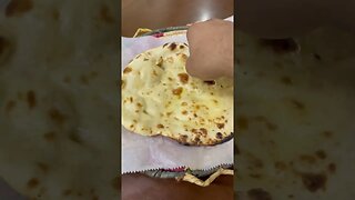 Indian YouTuber eats Pakistani food