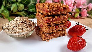 Take oats, strawberries and one lemon, make a wonderful dessert! Strawberry oat bars