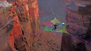 Extreme wedding at a height of 120 meters in Utah