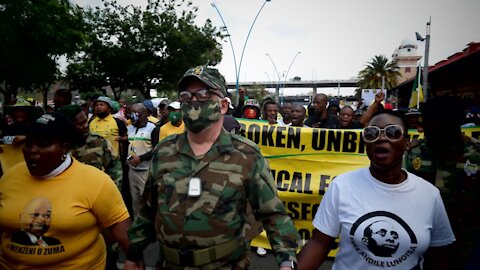 ANC Carl Niehaus leads a group of ANC protesters to the Zondo commission to hand over demands