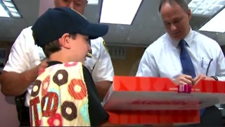 'Donut Boy' on road trip to deliver donuts to police officers to show thanks