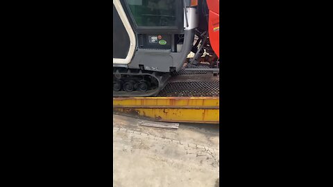 kubota er112 loading video