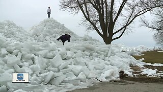 Large ice shoves forming on Lake Winnebago