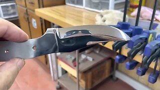 The one handed knife maker