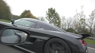 Porsche 918 Spyder trying to troll Koenigsegg Agera R big boss att German Autobahn [4k]