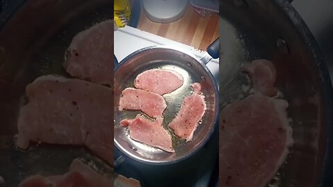 Frying Pork 🥩 | #fried #homemade #easy #simple #fyp #sandwich #fyp