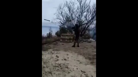 ★★★ Ukrainian soldiers fire MANPADS at Russian helicopters flying to Gostomel city