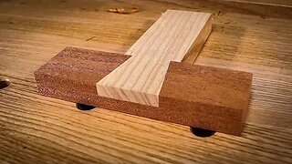 How to cut a DOVETAIL HALVING JOINT by HAND