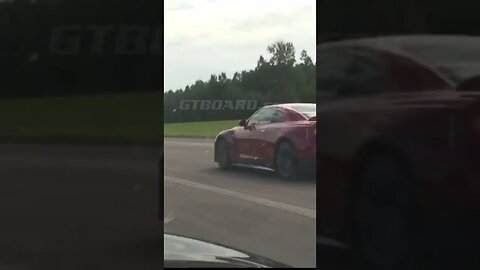 530 HP Porsche 911 GT2 (997) vs 485 HP Nissan GT-R R35