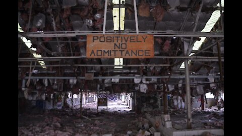 Abandoned Medical Gas Factory that still had Canisters!