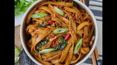 Spicy Thai Noodles - Thai food