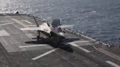 15th MEU F-35B Lightning II demonstrates reverse landing aboard USS Makin Island