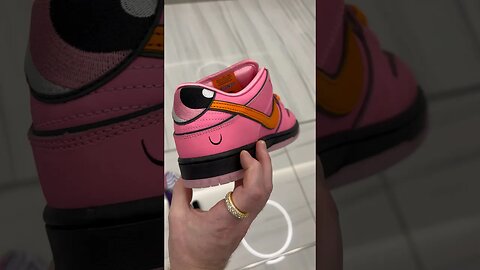 *UNRELEASED* Power Puff Girls X Nike SB Dunk Low “Blossom” Tell Us Your Thoughts Below! ⬇️
