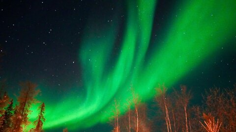 The Northern Lights Are Dipping South This Weekend & All Of Canada Could See It