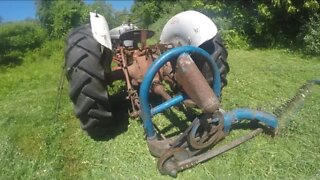 Ford 501 sickle bar mower/Mowing first cut hay