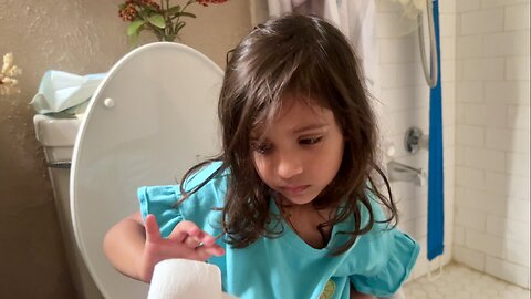 Potty Training VLOG: First Potty at Oma & Pappa’s House with the Potty Proud Folding Potty Seat