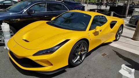 Ferrari F8 Tributo Giallo Modena Triplo Strato looks great and the SF90 Spider with Carbon Rims 😱