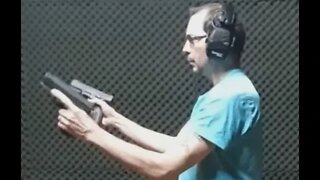 Tiro cal. 9mm com duas pistolas TS9 a 10m - Ao mesmo tempo presta sim.