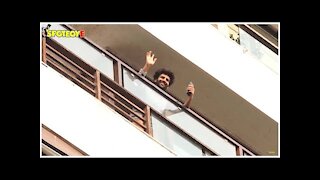 Kartik Aaryan Waves Out To The Paparazzi From His Balcony