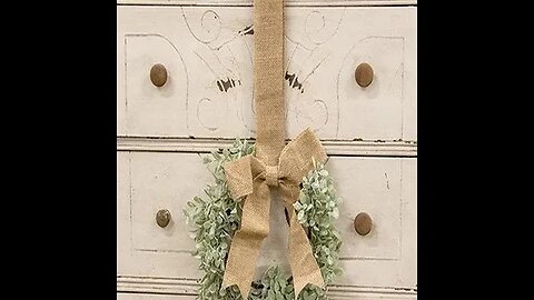 OMBRE BOXWOOD WREATH WITH BURLAP BOW