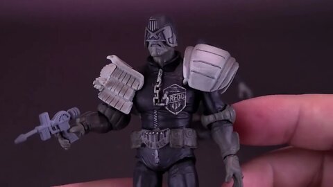 Hiya Toys Judge Dredd and Judge Death Previews Exclusive Black and White Set @The Review Spot
