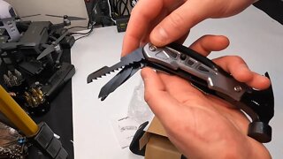 Unboxing: Gifts for Men Dad Boyfriend, Heartgon Multitool Hammer and Pliers, 12 in 1 for Survival