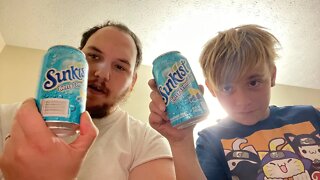 We try Sunkist Berry lemonade-drink review.