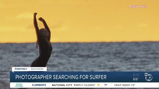 Photographer searching fore surfer