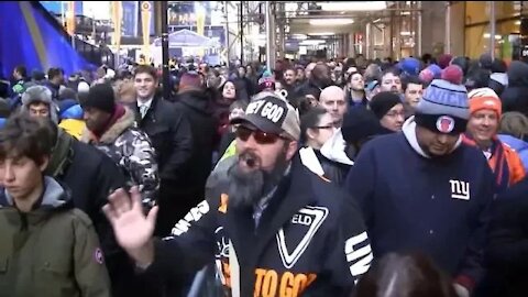 Street Preaching @ NYC Super Bowl 2014 | Toboggan Run | Street Preacher Kerrigan Skelly