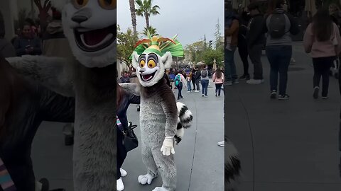 King Julian Has ALL The Dance Moves! #shorts #universalstudioshollywood