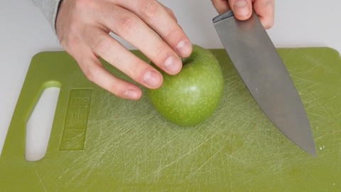 How to keep a cut apple fresh in your lunchbox