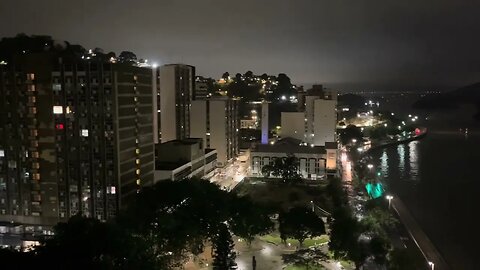 Noite chuvosa na grande Vitória