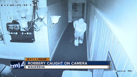 Waukesha police call sub shop burglar a 'pro'