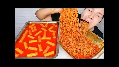 GIANT SPICY RICE CAKES 떡볶이 먹방 CHEESY FIRE NOODLES • Mukbang & Recipe