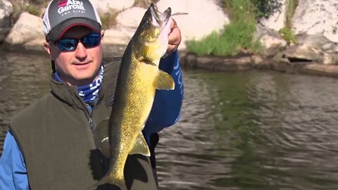 MidWest Outdoors TV show #1572 - Bolton Lake Walleye in Manitoba with Larry Ladowski.