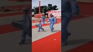 Chinese Parents Train Kids to Throw Explosive Packets at Enemy (Japanese) #china #ccp #chinanews