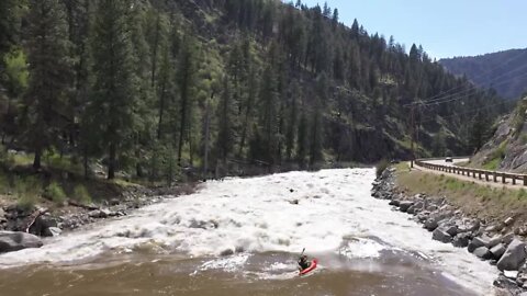 Expert boaters take on big water on the South Fork of the Payette