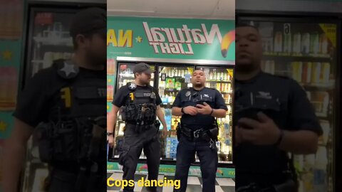 👮‍♂️Police officer dancing at work 🔥 have you seen this?👮‍♂️