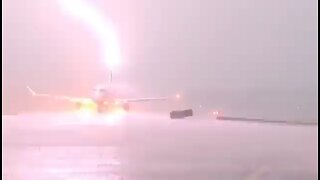 Lighting Strikes Airplane