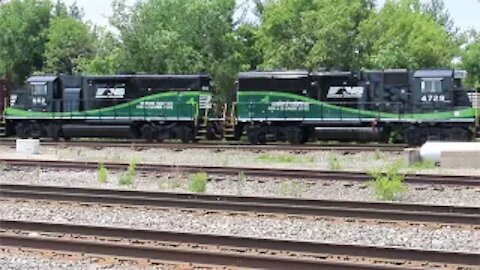 Norfolk Southern Eastbound Manifest Mixed Freight Train from Berea, Ohio June 5, 2021