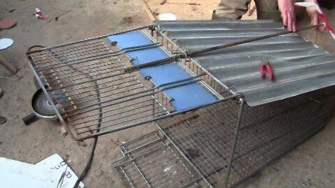 How To Make A Fox Trap From A Shopping Trolley